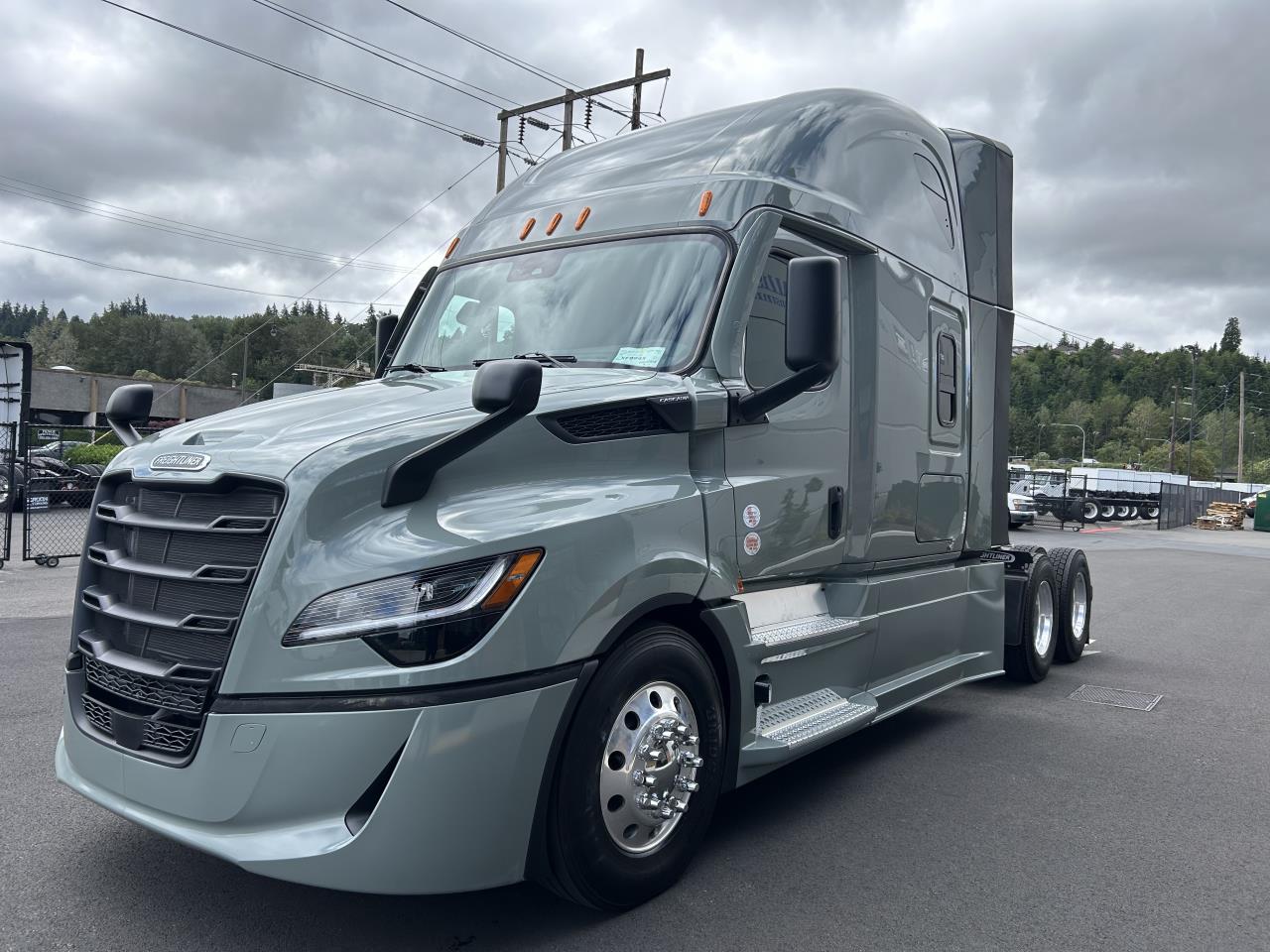 2027 Freightliner Cascadia in Pacific, WA — photo 3
