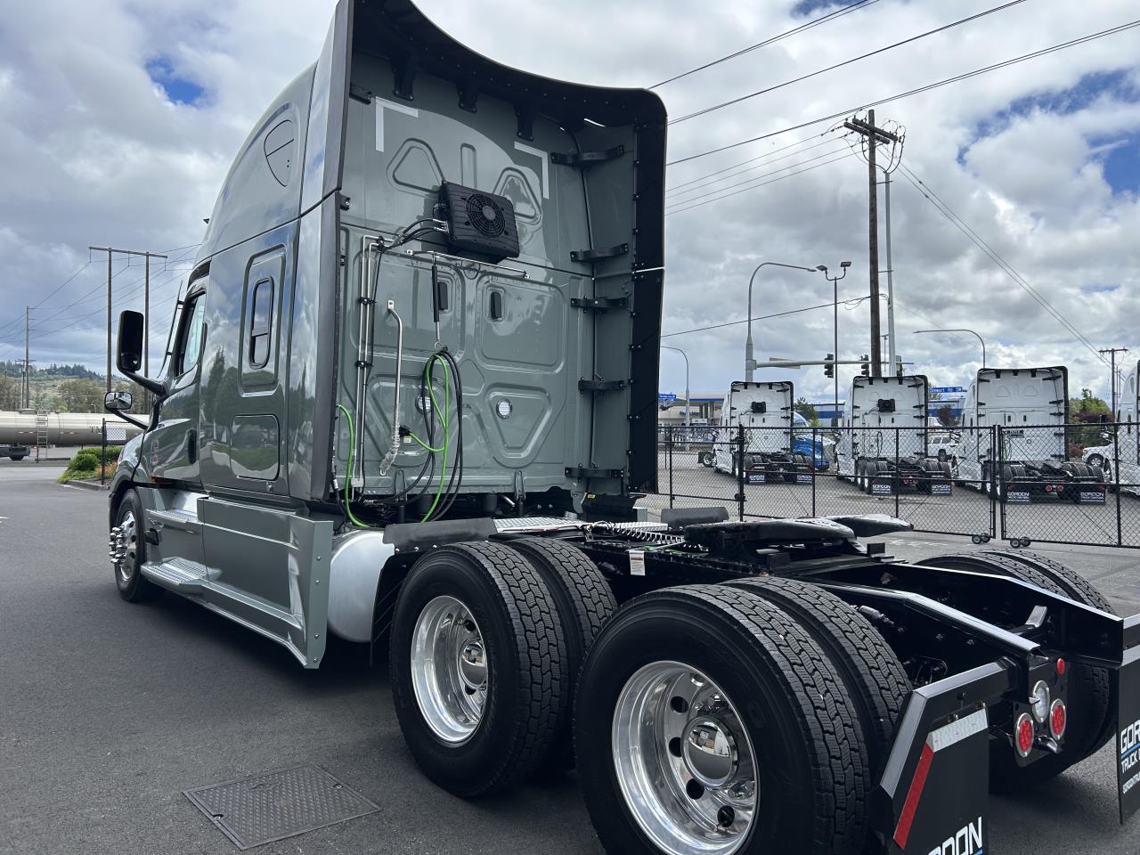 2027 Freightliner Cascadia in Pacific, WA — photo 4