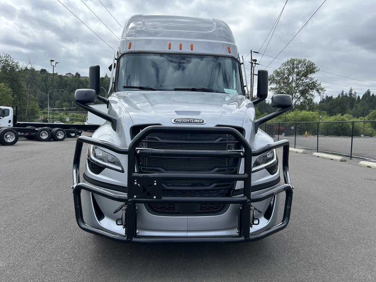 2027 Freightliner Cascadia in Pacific, WA — photo 2