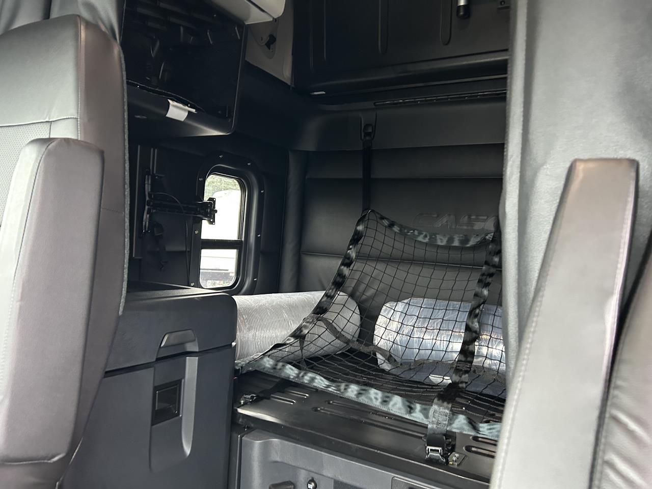 2027 Freightliner Cascadia in Mount Vernon, WA — photo 8