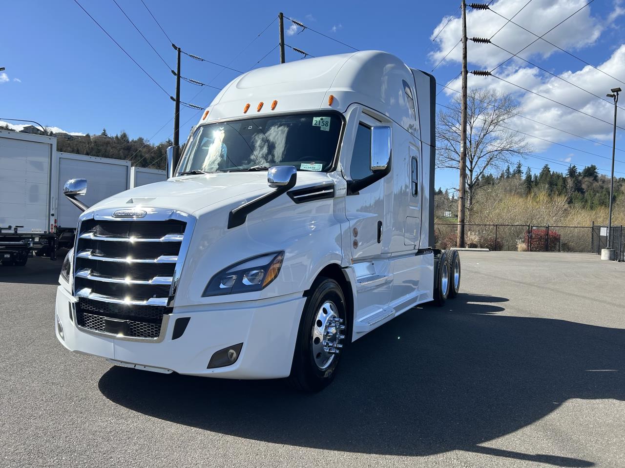 2027 Freightliner Cascadia in Medford, OR — photo 2