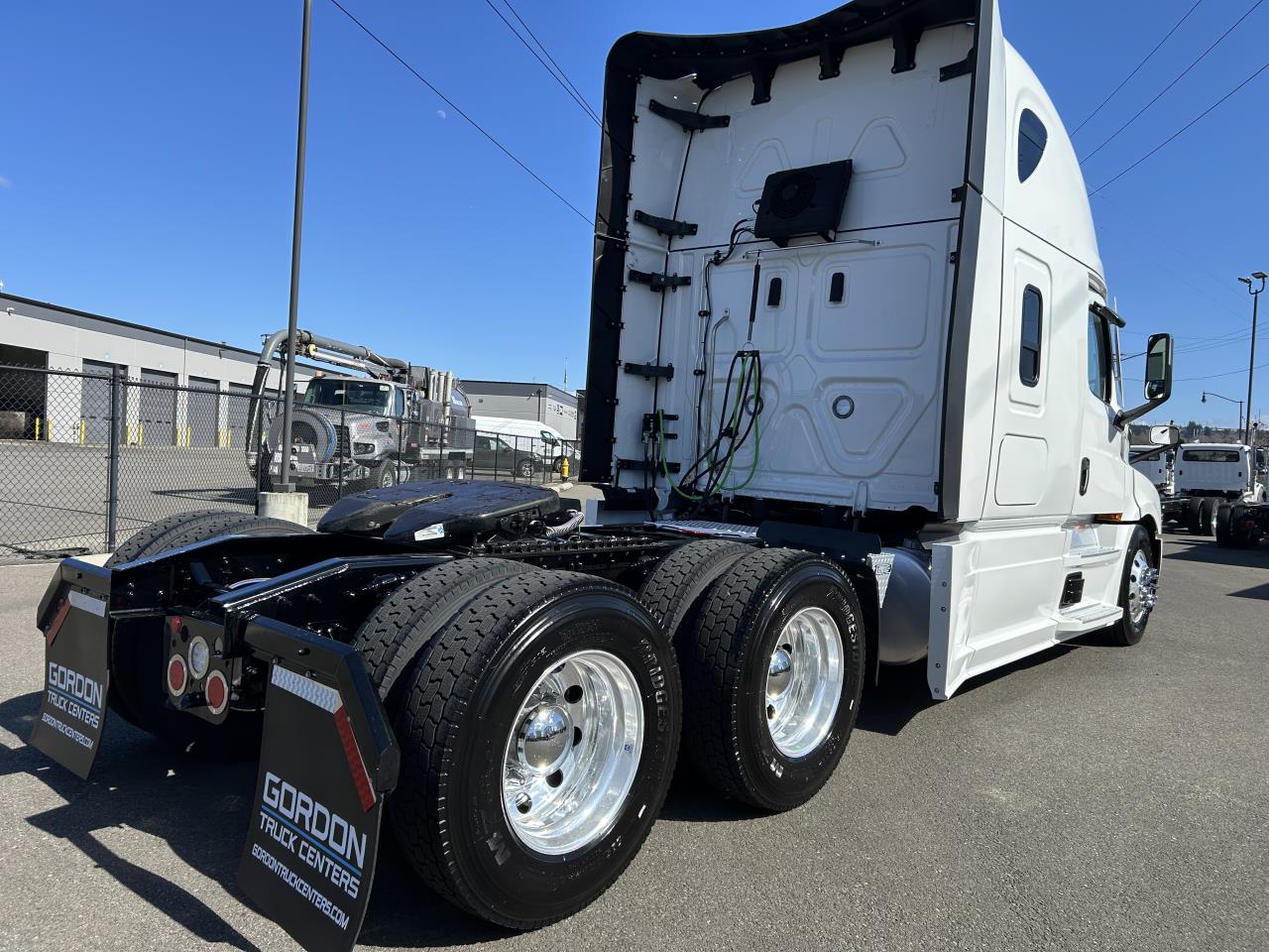 2027 Freightliner Cascadia in Medford, OR — photo 5