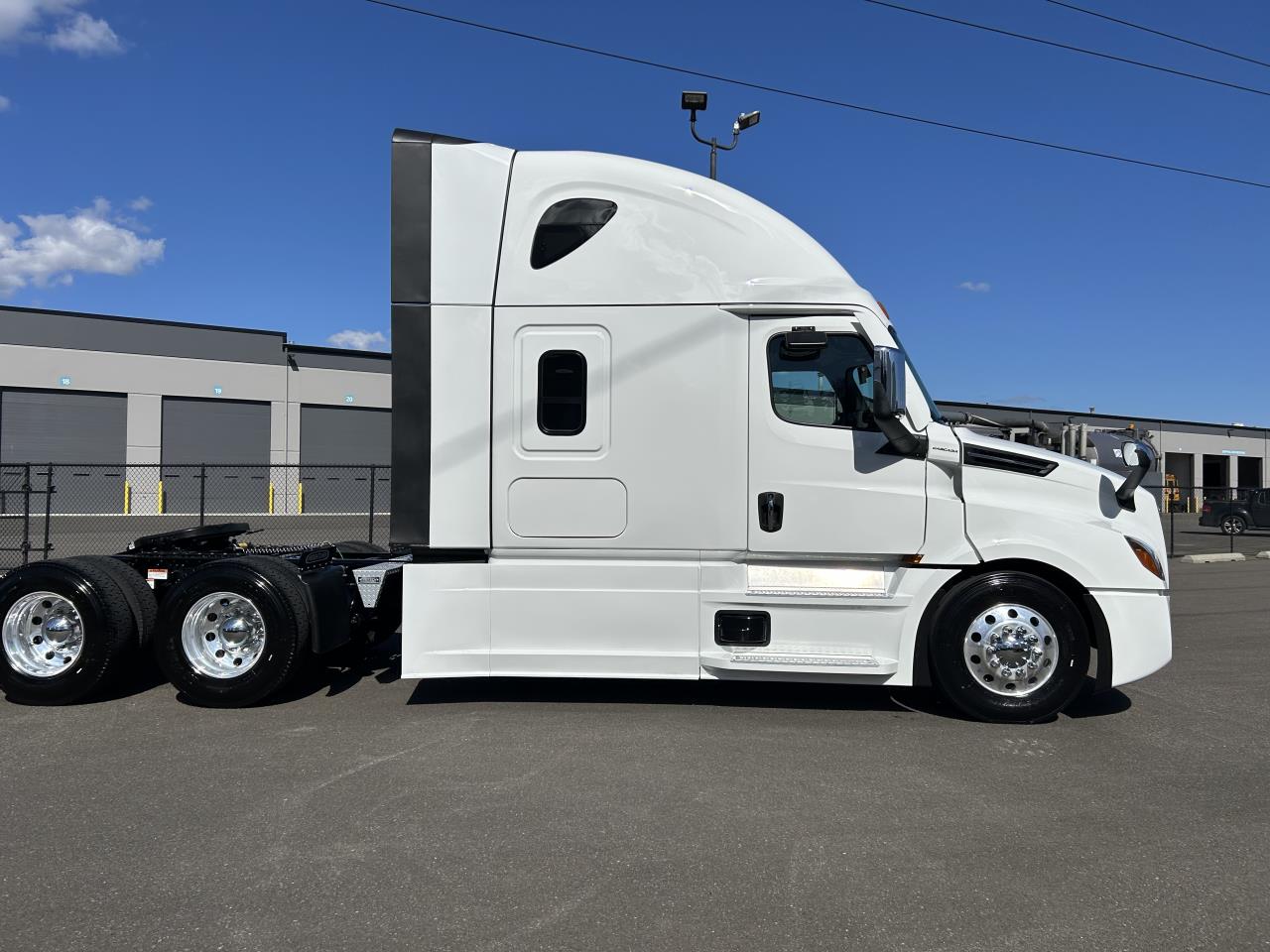 2027 Freightliner Cascadia in Medford, OR — photo 6