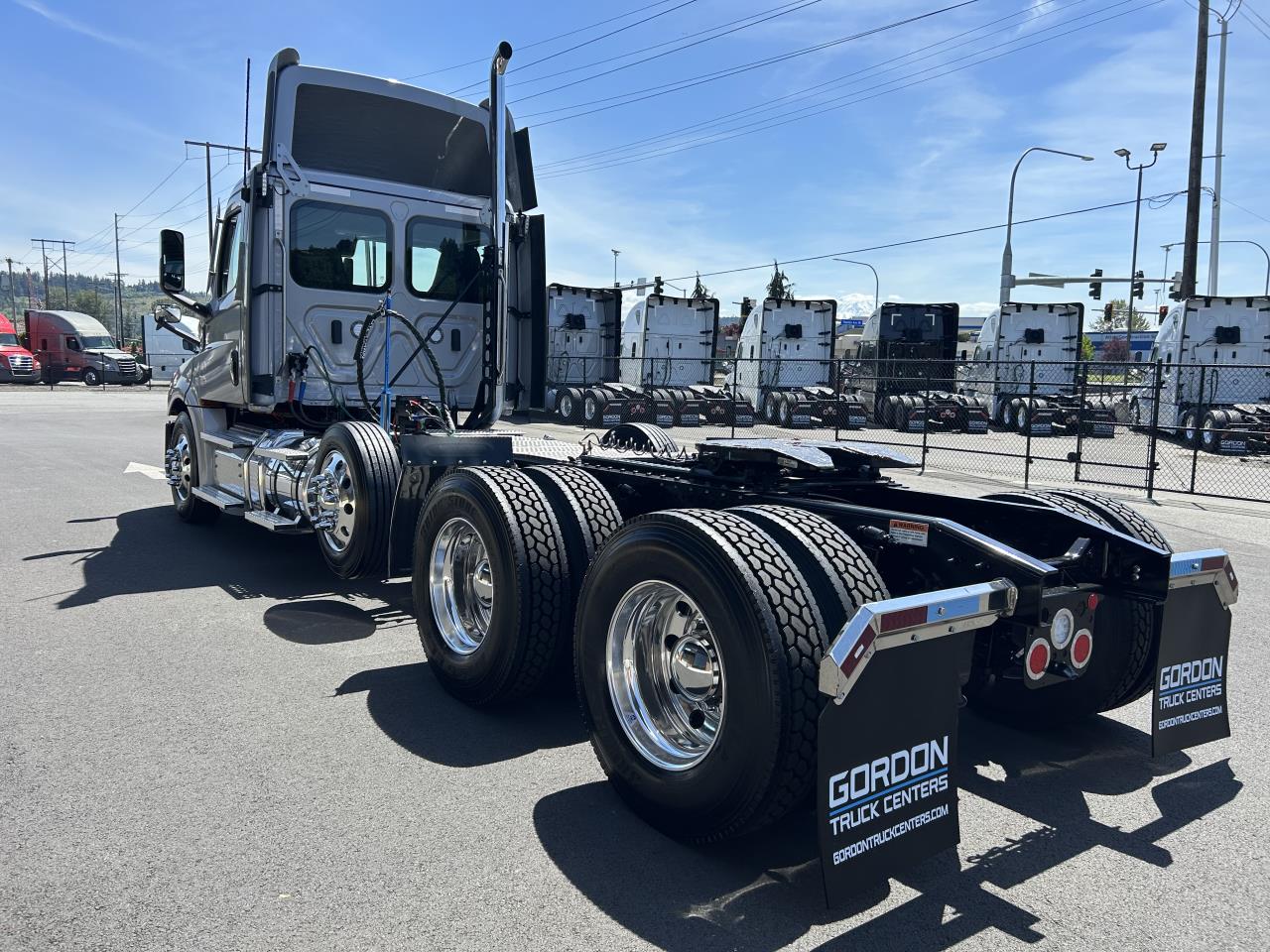 2027 Freightliner Cascadia in Pacific, WA — photo 4