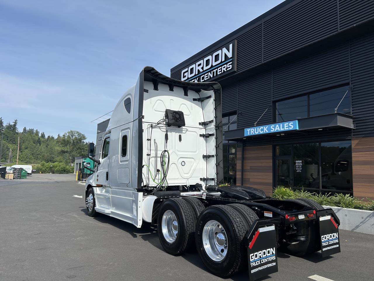 2027 Freightliner Cascadia in Pacific, WA — photo 3