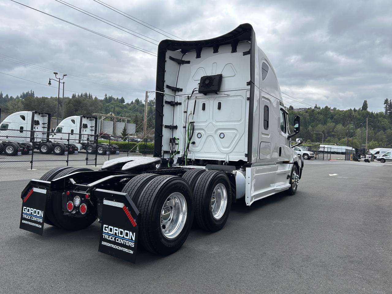 2027 Freightliner in Pacific, WA — photo 4