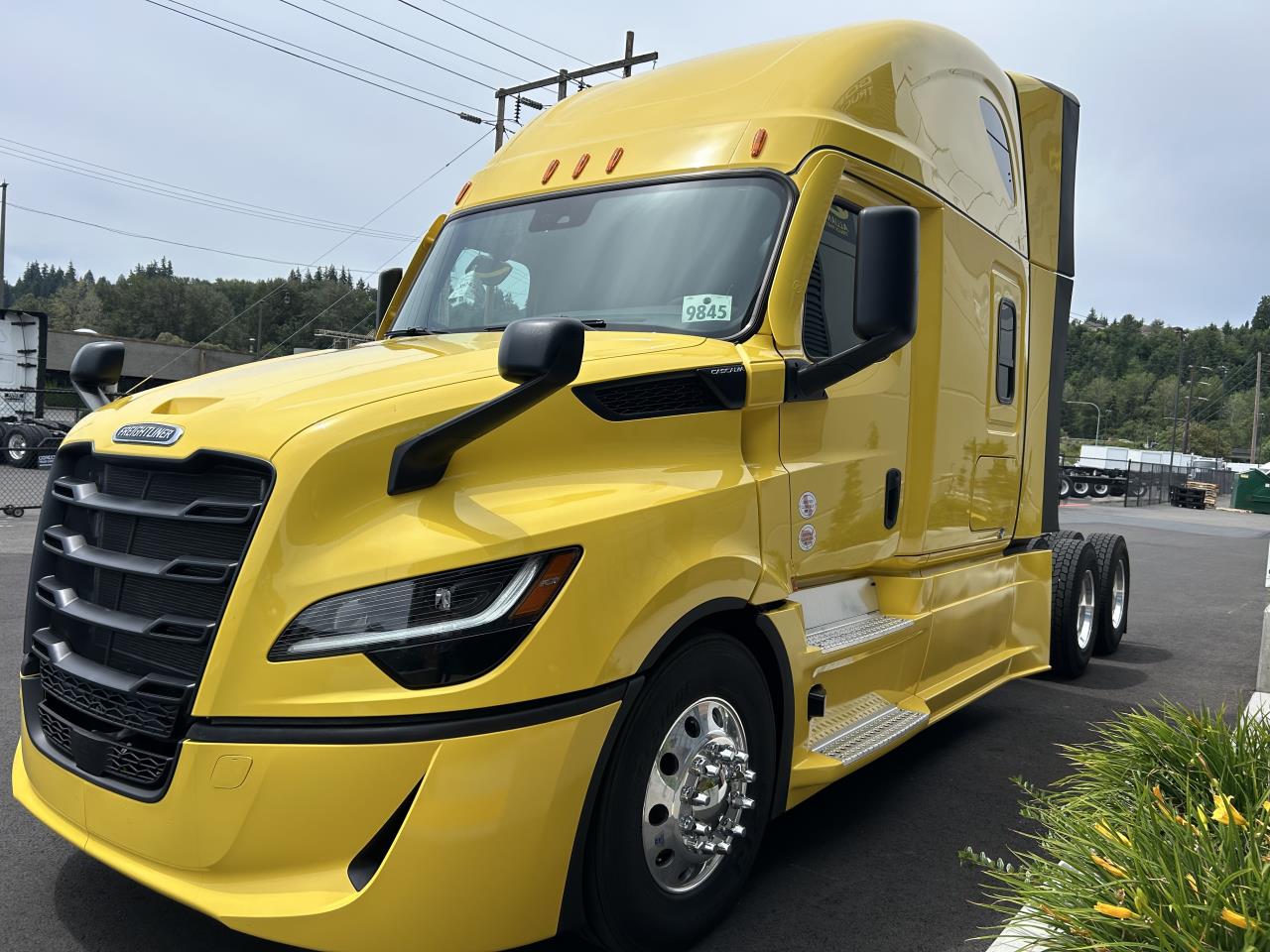 2027 Freightliner Cascadia in Pacific, WA — photo 3