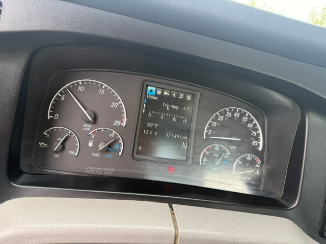 2022 Freightliner Cascadia in Pacific, WA — photo 10