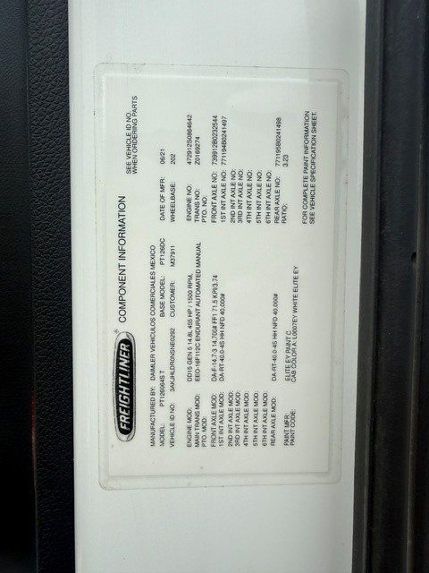 2022 Freightliner Cascadia in Pacific, WA — photo 11