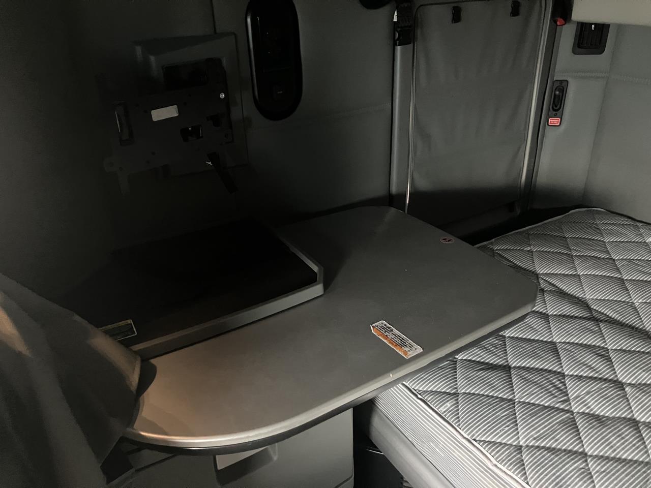 2021 Kenworth T680 - image 10