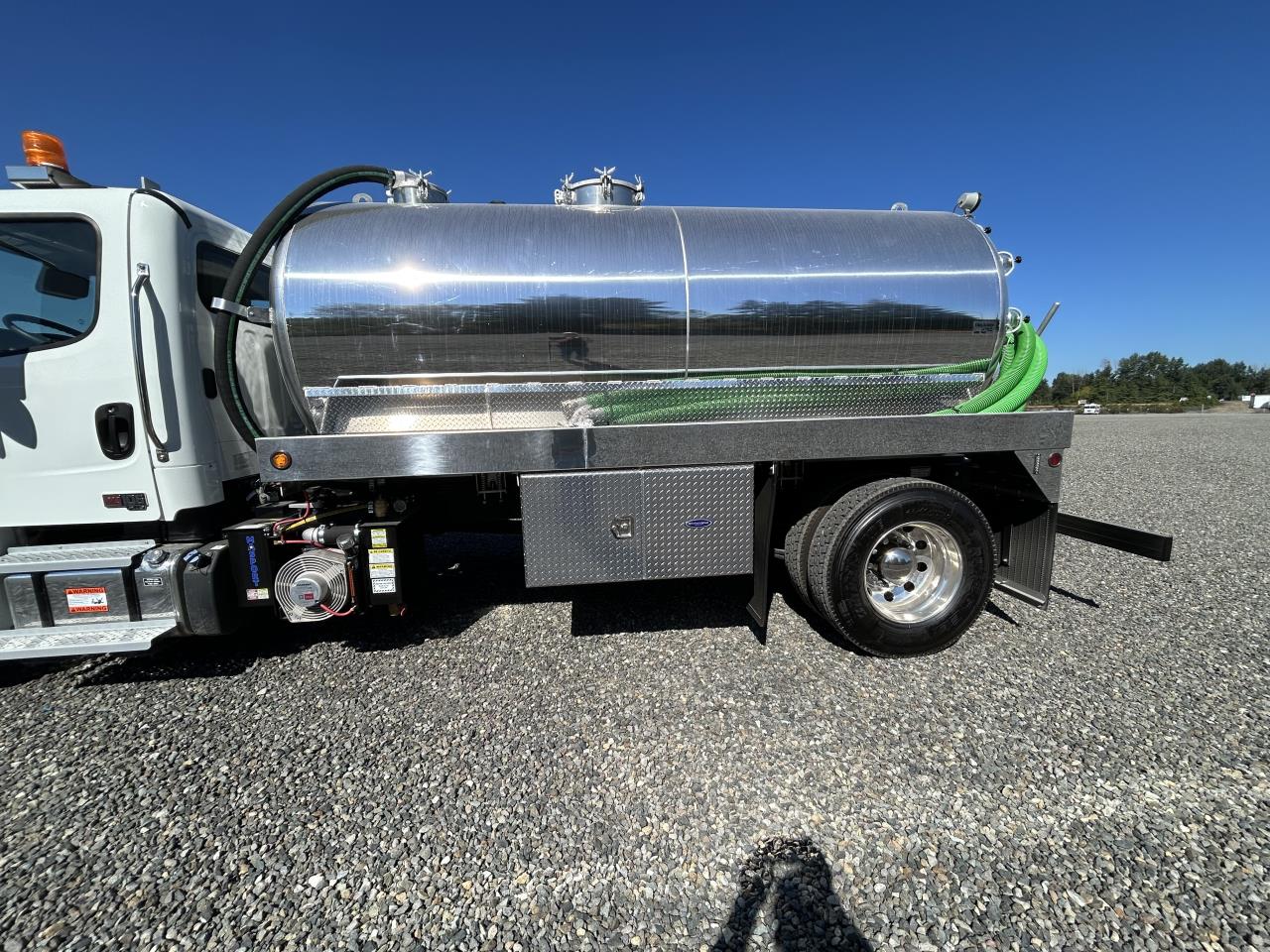 2027 Freightliner M2 106 in Pacific, WA — photo 2