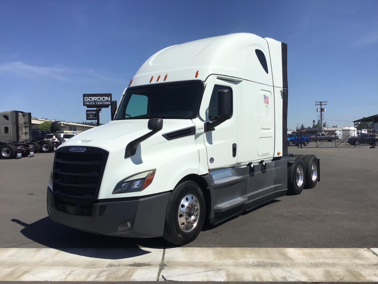 2022 Freightliner Cascadia in Pacific, WA