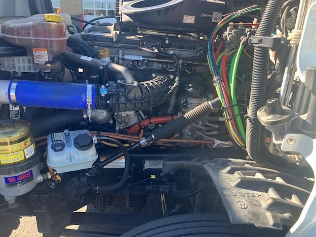 2022 Freightliner Cascadia in Pacific, WA — photo 12