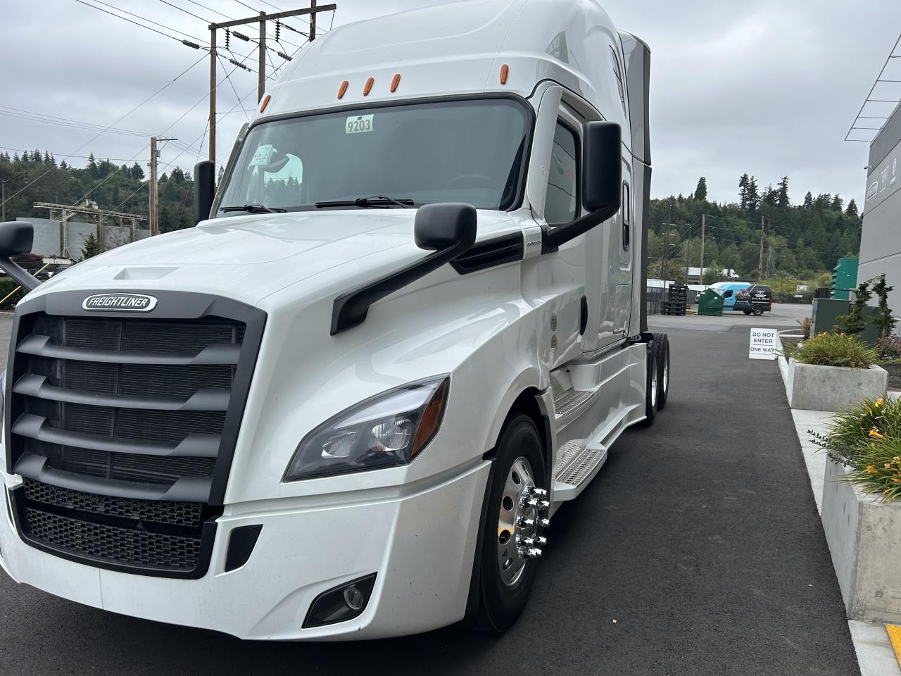 2027 Freightliner Cascadia in Pacific, WA — photo 3