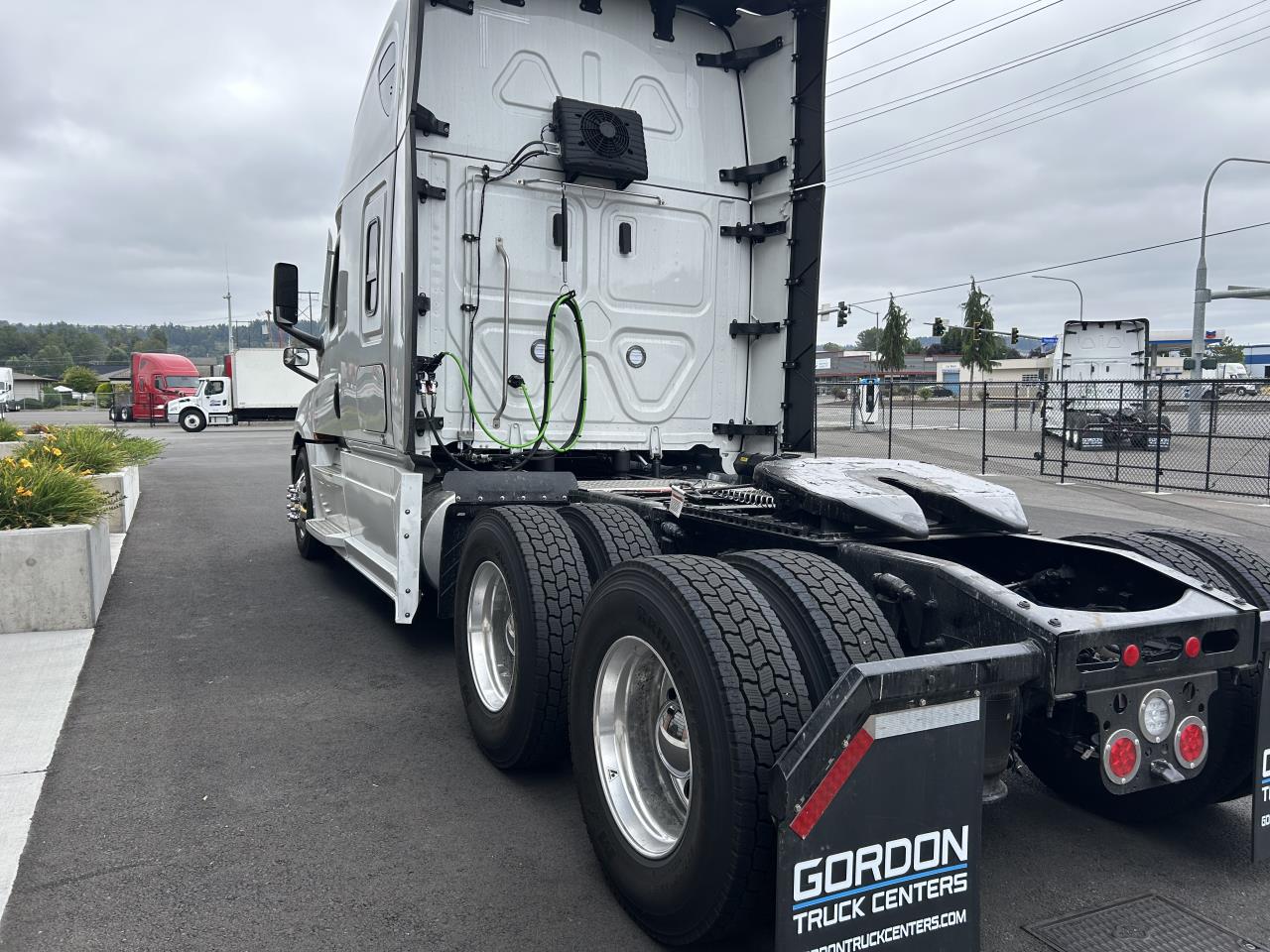 2027 Freightliner Cascadia in Pacific, WA — photo 4