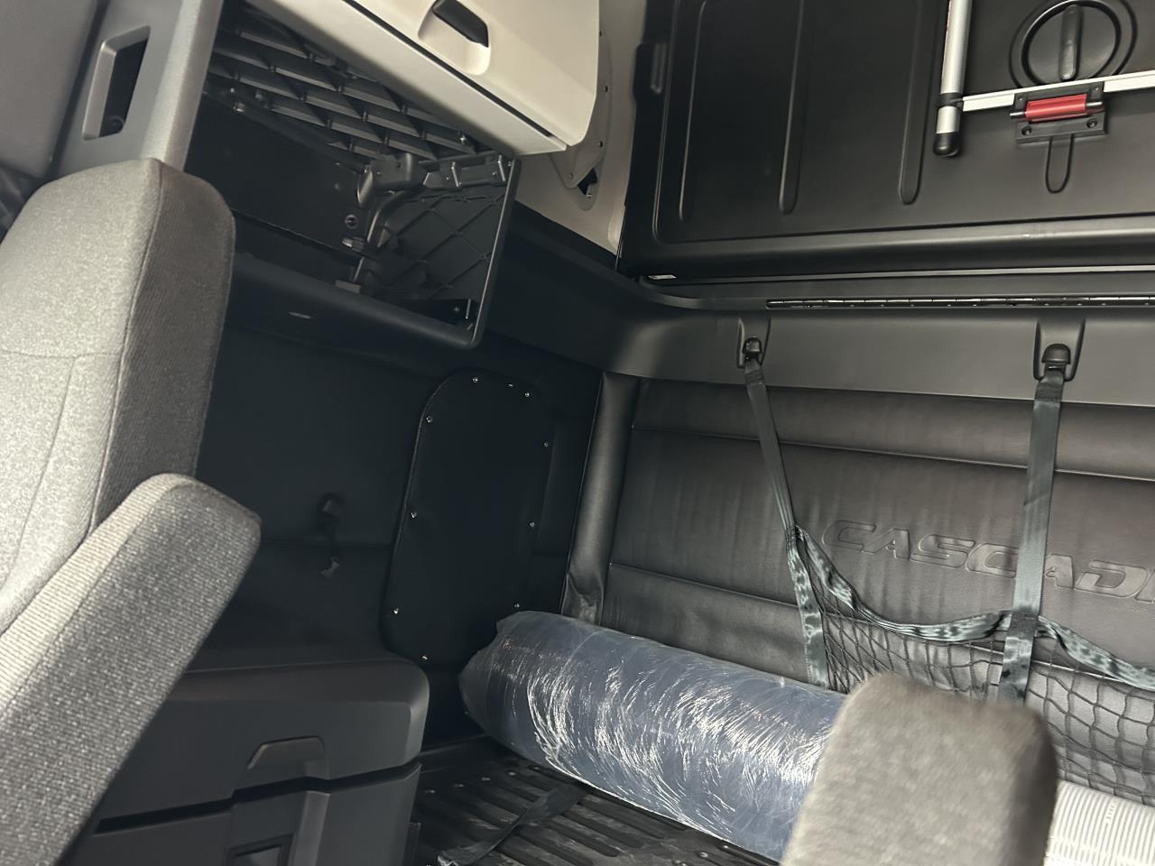 2027 Freightliner Cascadia in Pacific, WA — photo 7