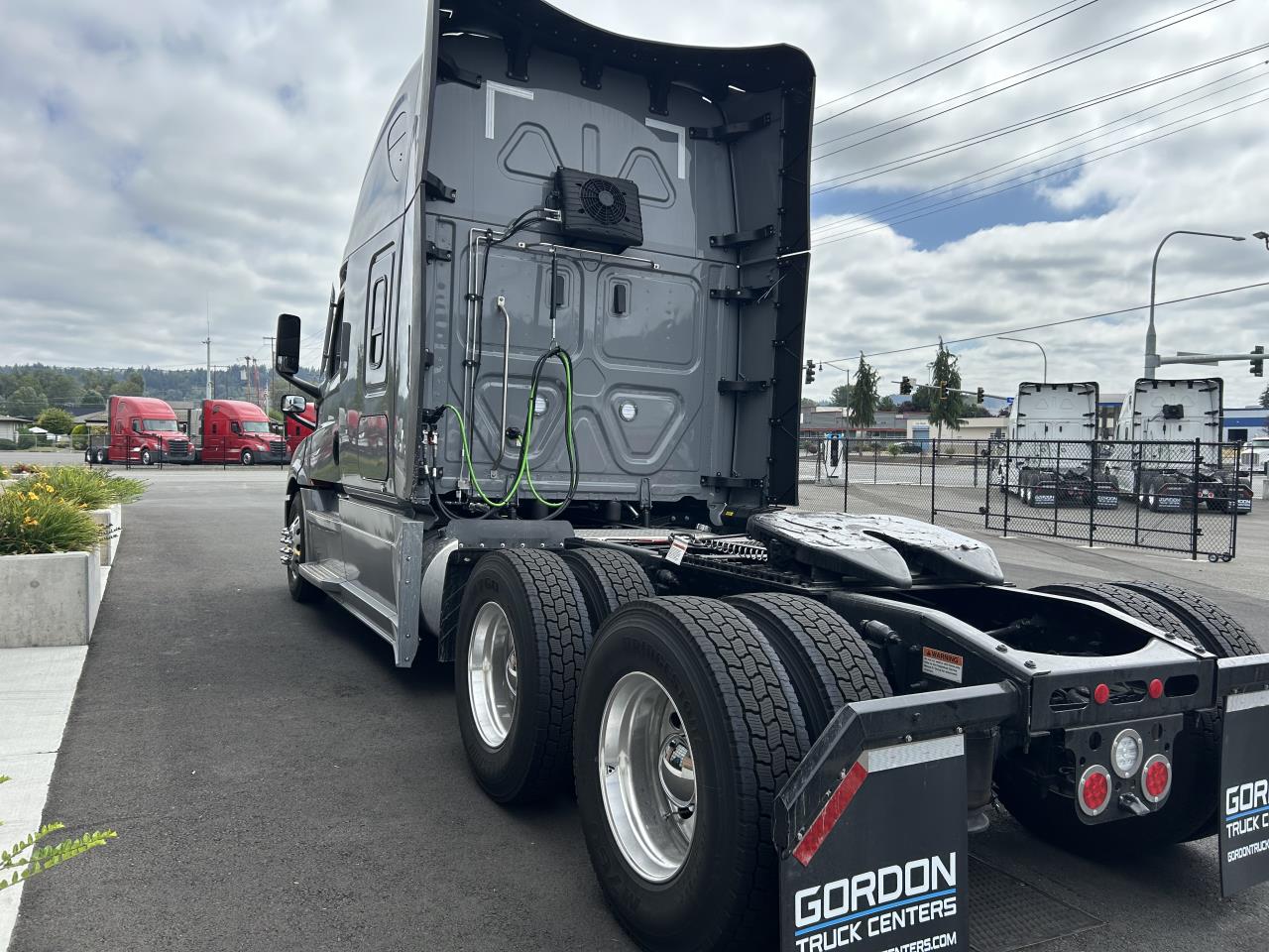 2027 Freightliner Cascadia in Pacific, WA — photo 4