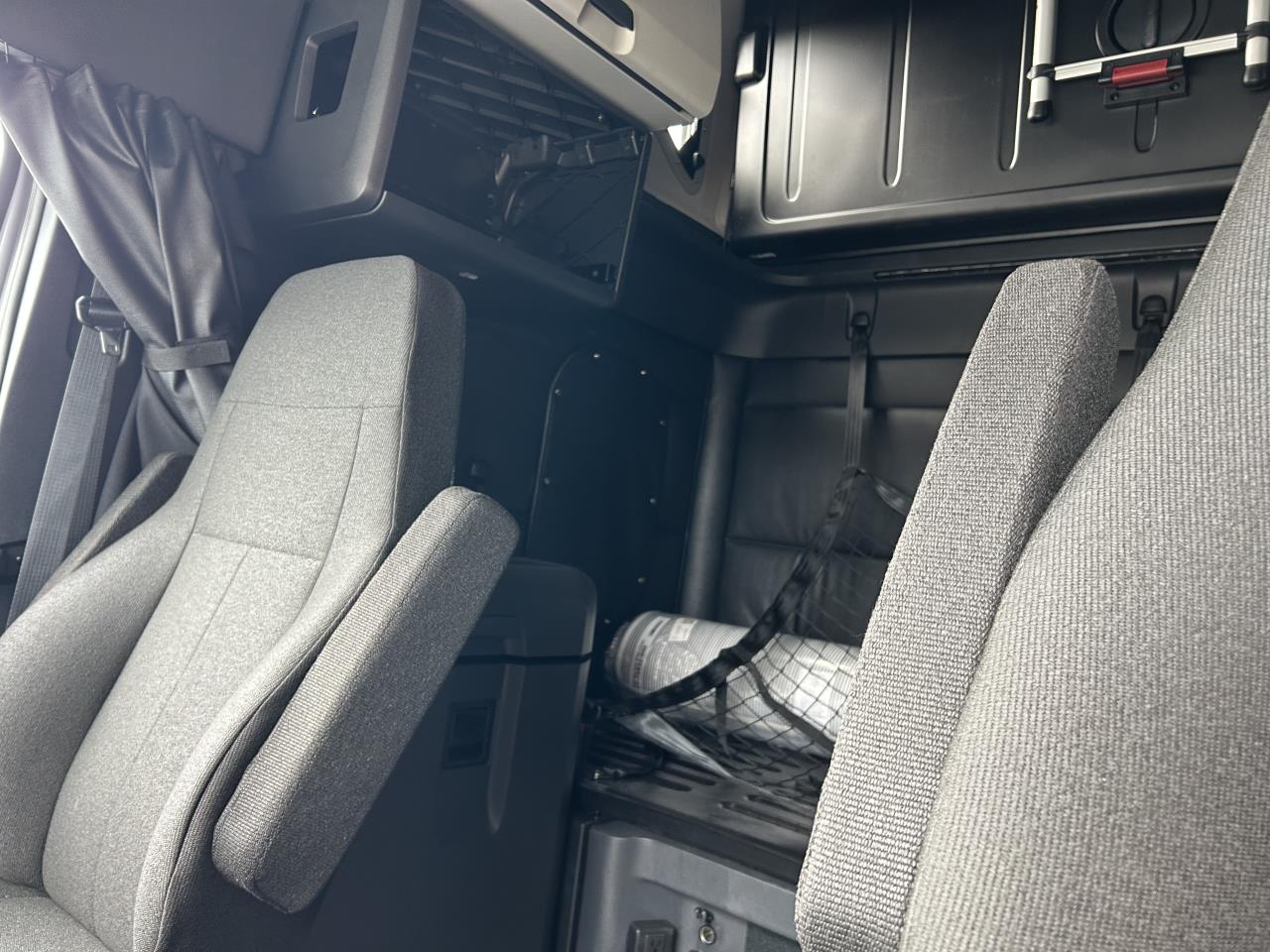 2027 Freightliner Cascadia in Pacific, WA — photo 8