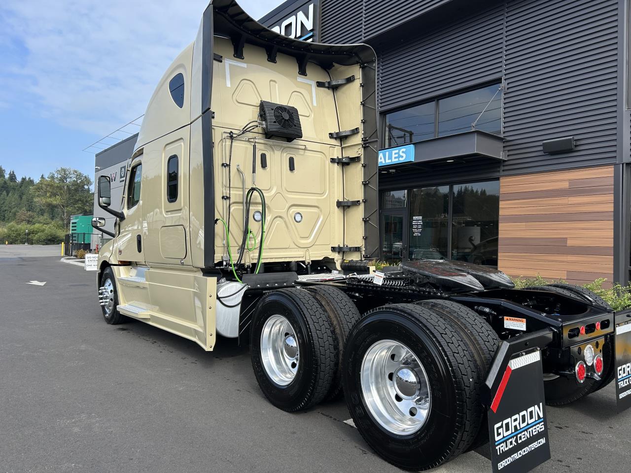 2027 Freightliner Cascadia in Pacific, WA — photo 3