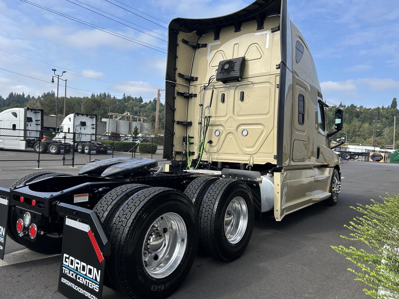 2027 Freightliner Cascadia in Pacific, WA — photo 4