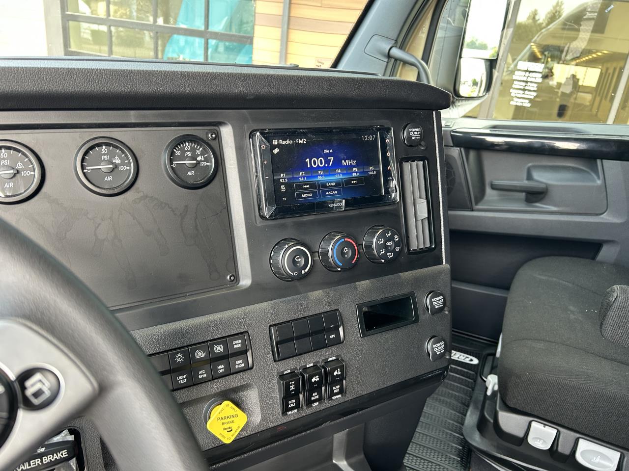 2027 Freightliner Cascadia in Pacific, WA — photo 8
