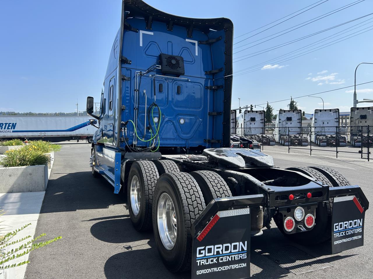 2027 Freightliner Cascadia in Pacific, WA — photo 4