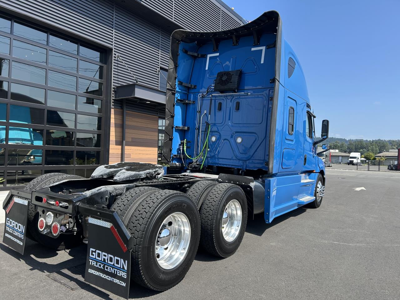 2027 Freightliner Cascadia in Pacific, WA — photo 5
