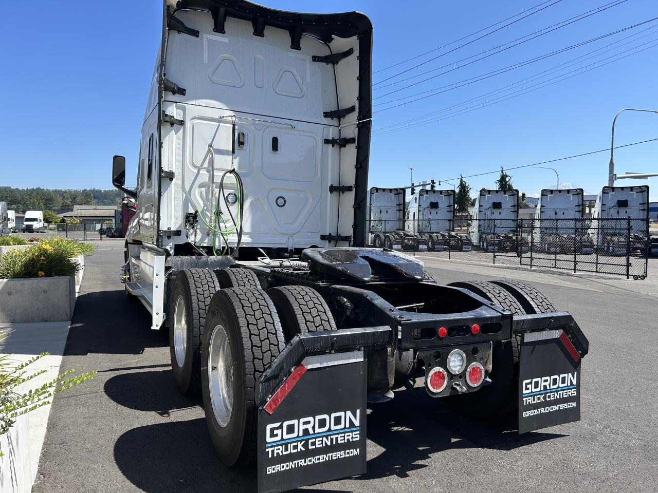2027 Freightliner Cascadia in Pacific, WA — photo 4