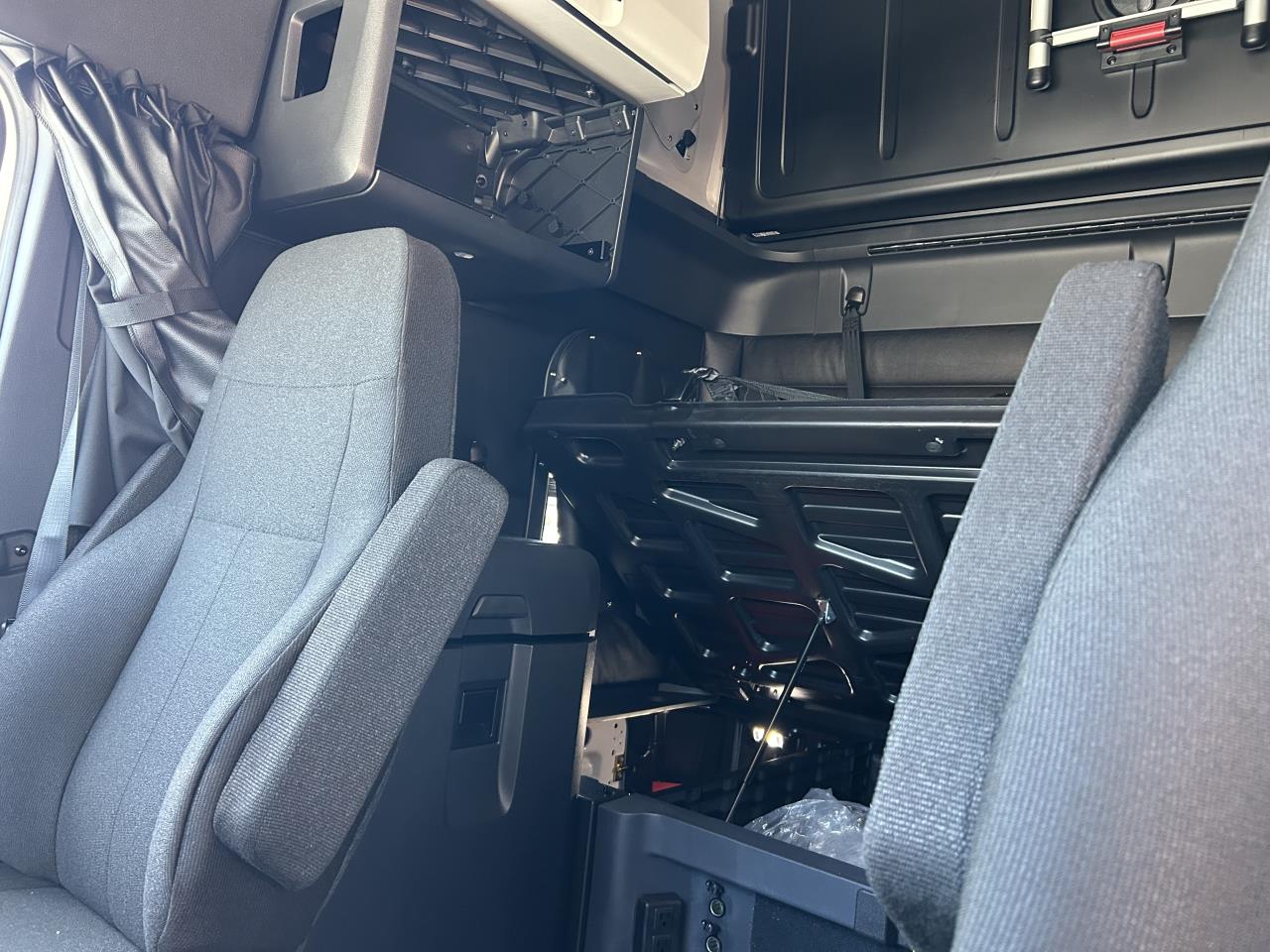 2027 Freightliner Cascadia in Pacific, WA — photo 8