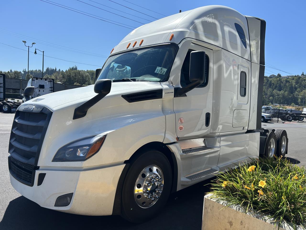 2027 Freightliner Cascadia in Medford, OR — photo 3