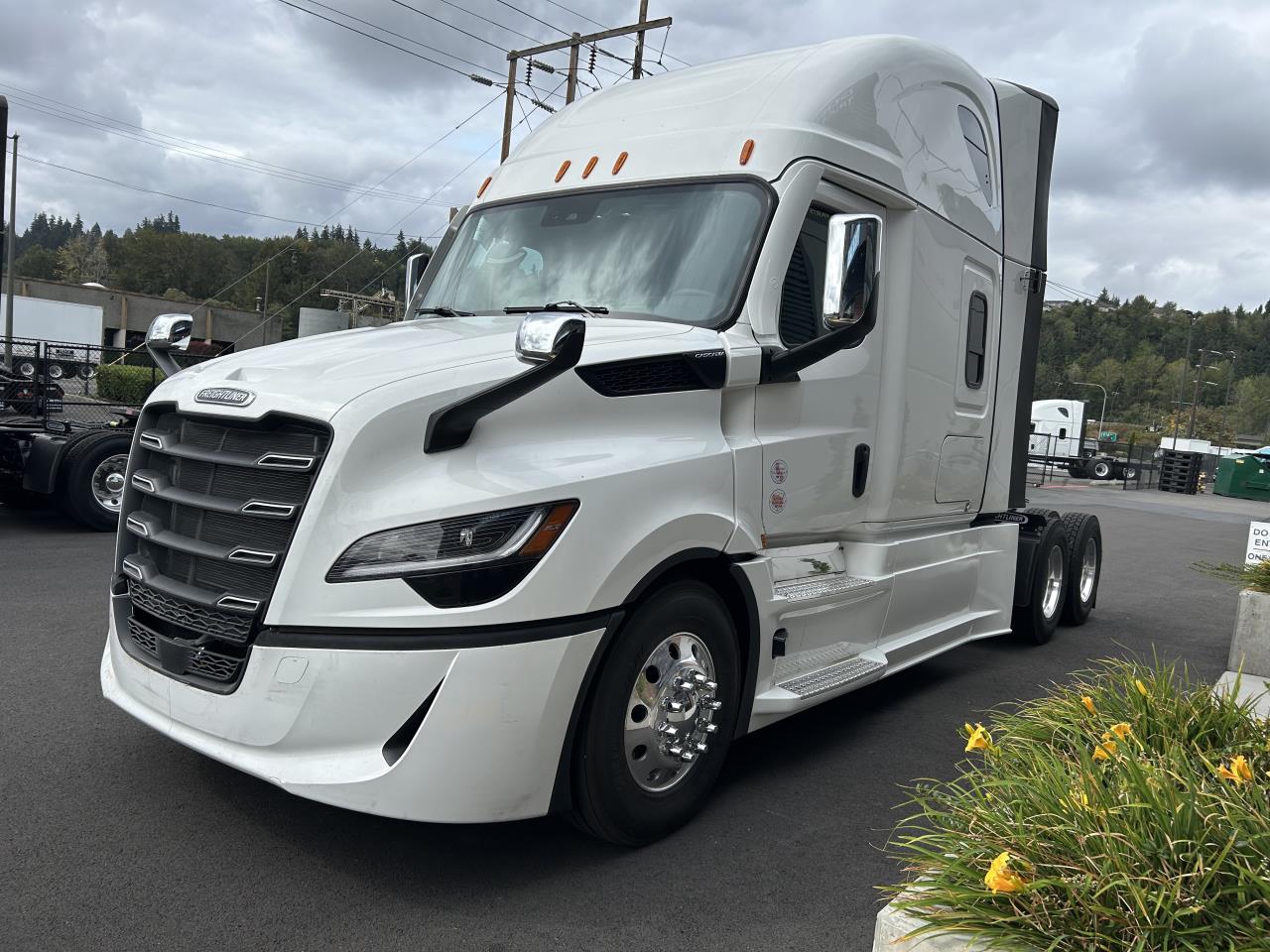 2027 Freightliner in Pacific, WA — photo 3