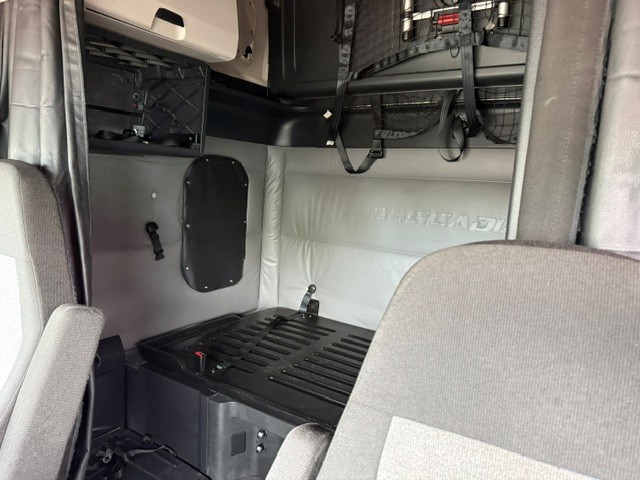 2022 Freightliner Cascadia - image 6