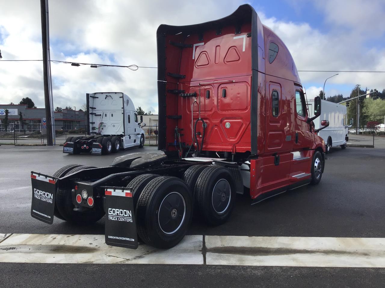 2022 Freightliner Cascadia in Pacific, WA — photo 2