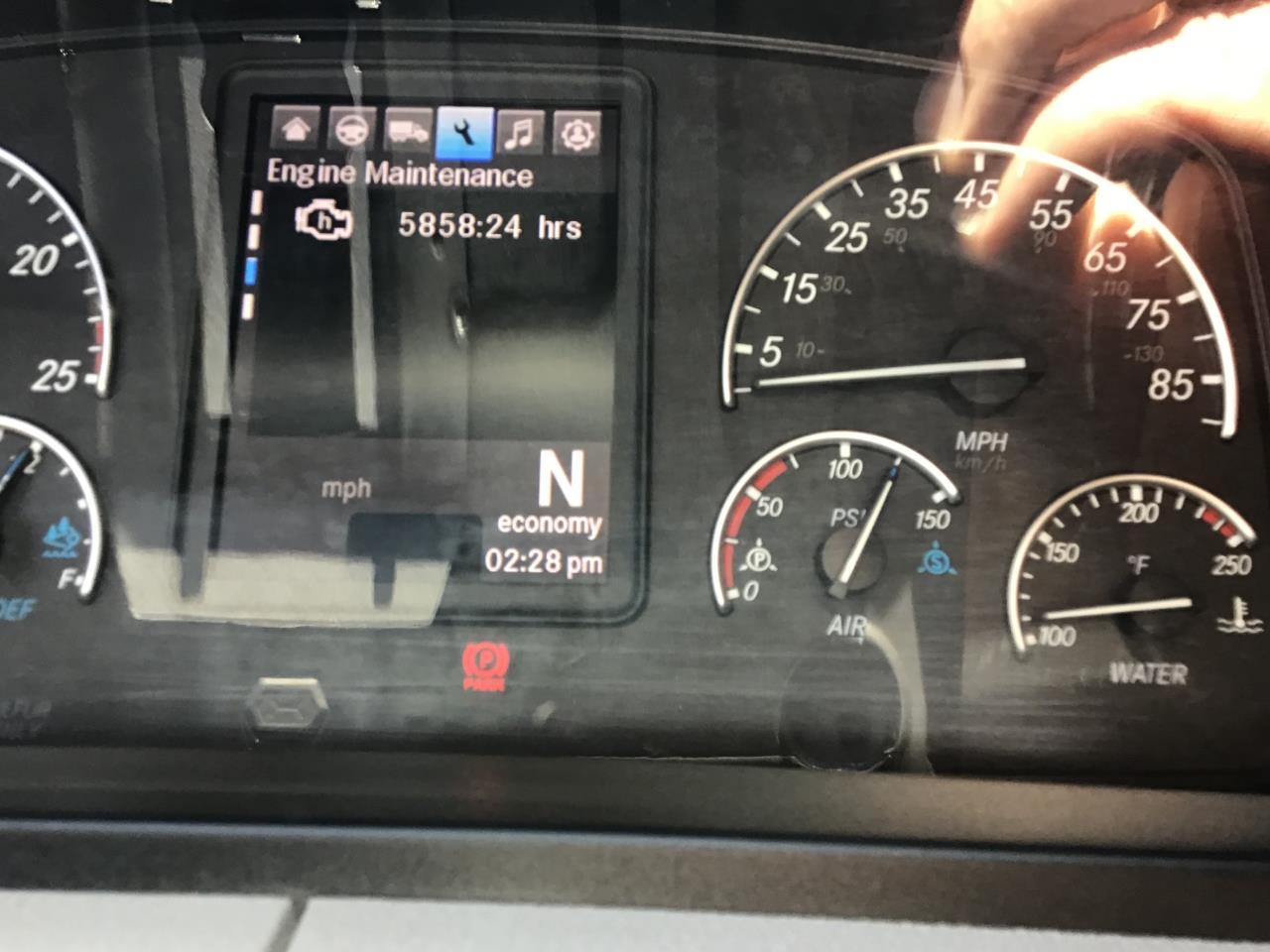2025 Freightliner Cascadia in Pacific, WA — photo 8