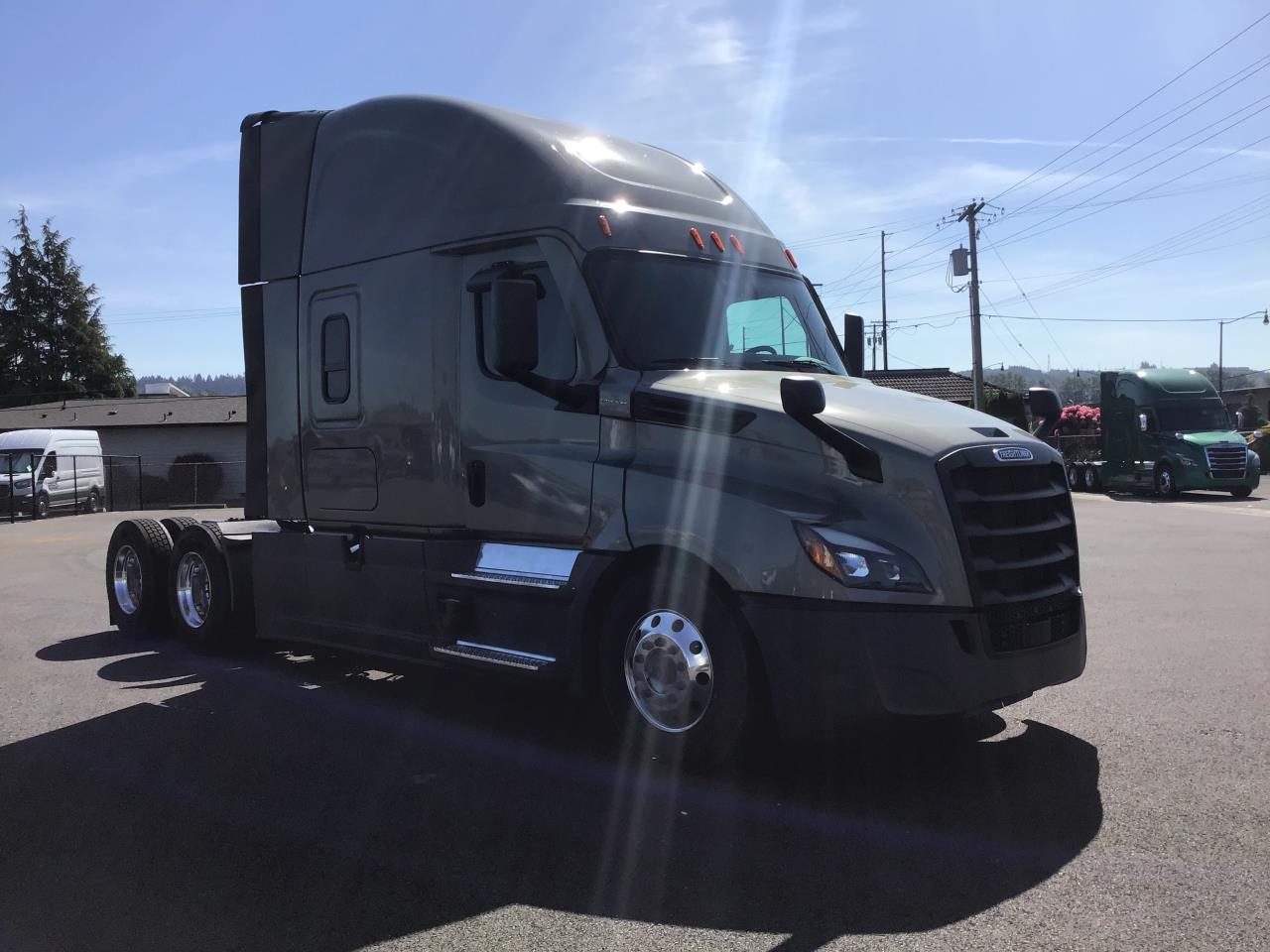 2025 Freightliner Cascadia in Pacific, WA — photo 3