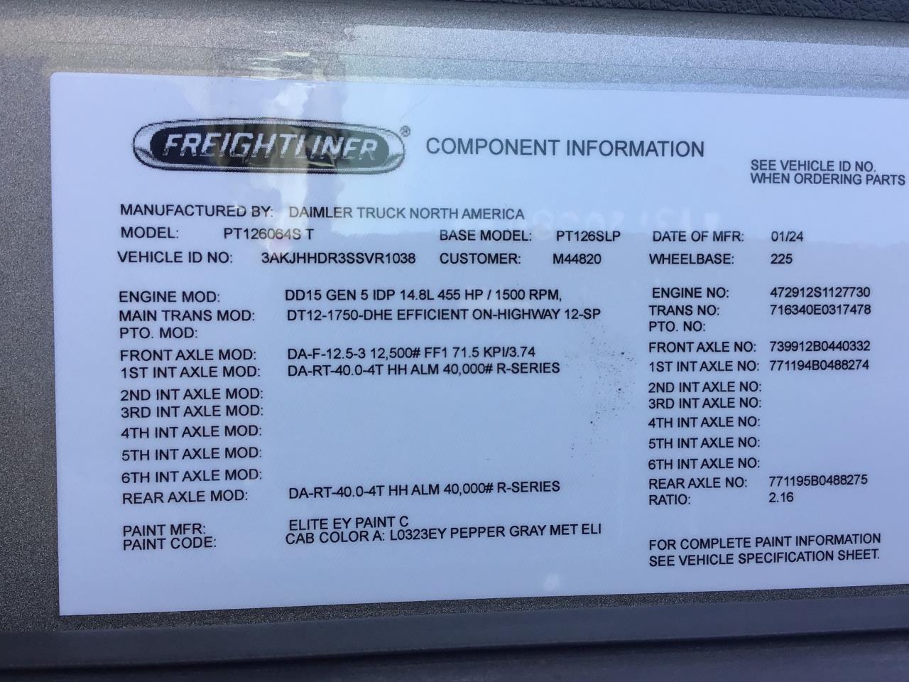 2025 Freightliner Cascadia in Pacific, WA — photo 5