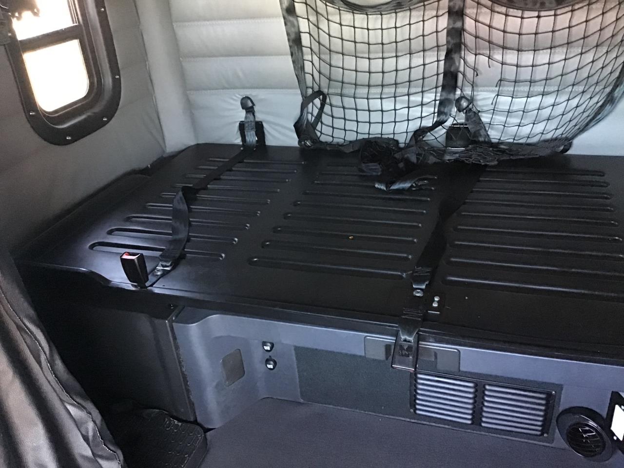 2025 Freightliner Cascadia in Pacific, WA — photo 8
