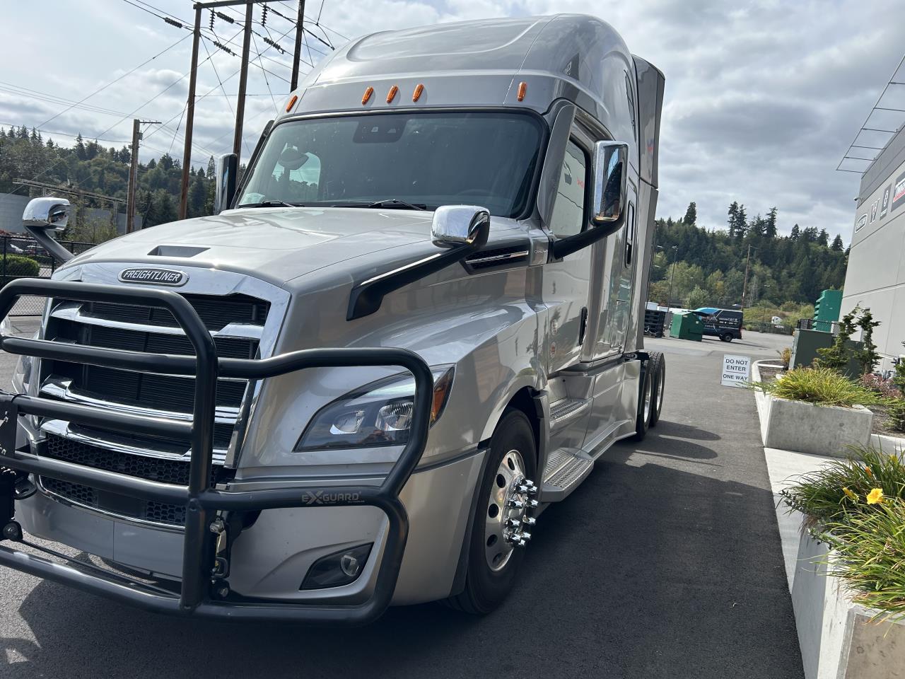 2027 Freightliner Cascadia in Pacific, WA — photo 3