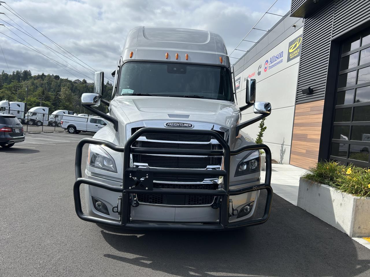2027 Freightliner Cascadia in Pacific, WA — photo 2