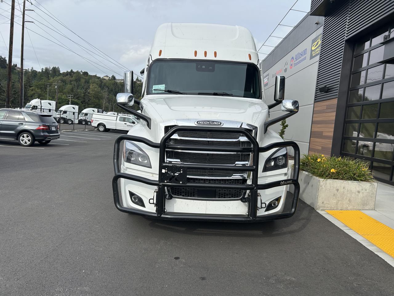 2027 Freightliner Cascadia in Pacific, WA — photo 2