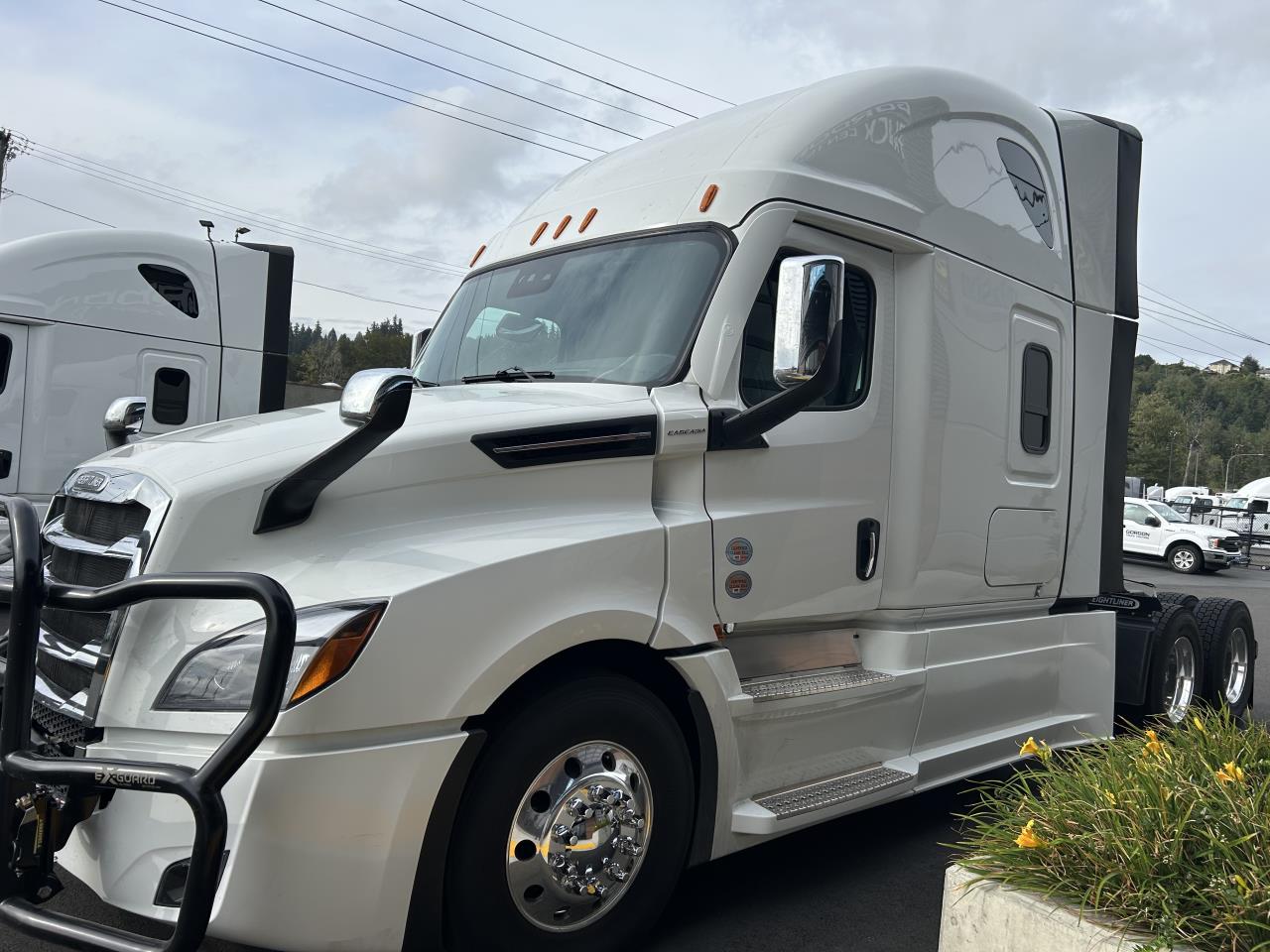 2027 Freightliner Cascadia in Pacific, WA — photo 3