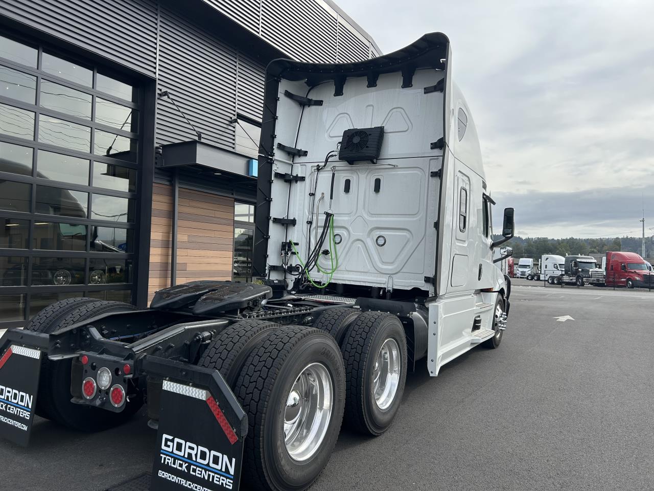 2027 Freightliner Cascadia in Pacific, WA — photo 5