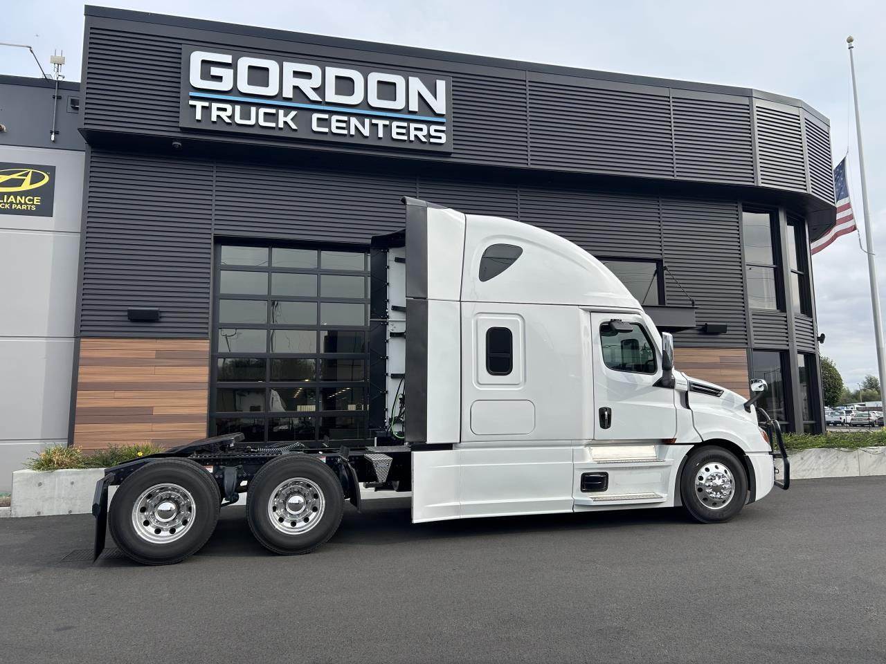 2027 Freightliner Cascadia in Pacific, WA — photo 6