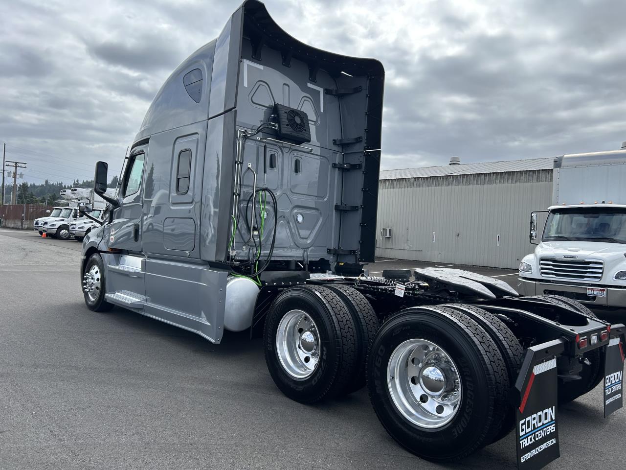 2027 Freightliner Cascadia in Nampa, ID — photo 2