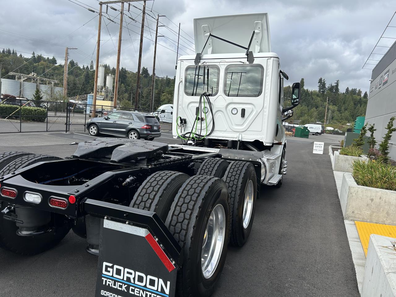2027 Freightliner Cascadia in Pacific, WA — photo 4