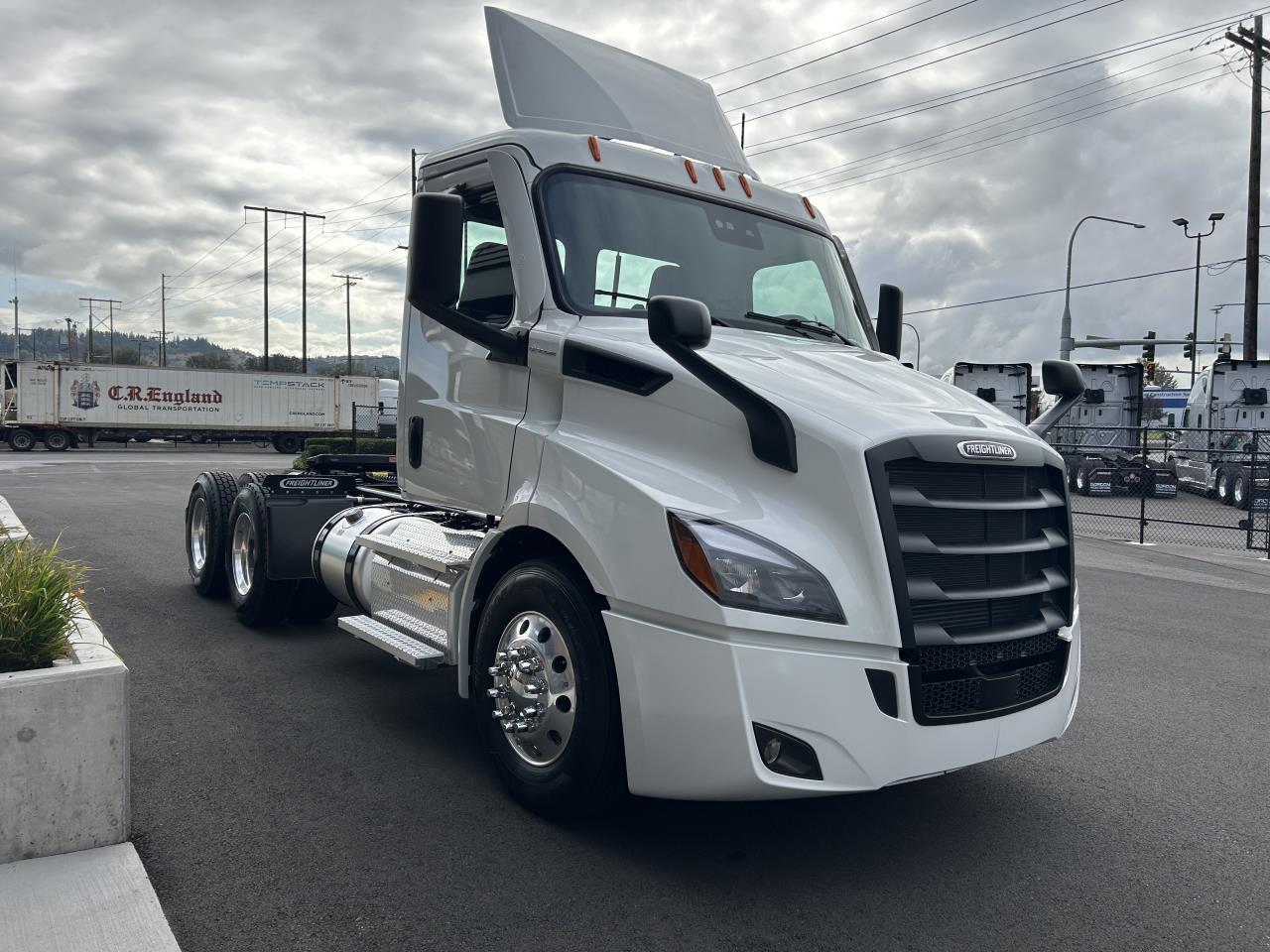 2027 Freightliner Cascadia in Pacific, WA — photo 5