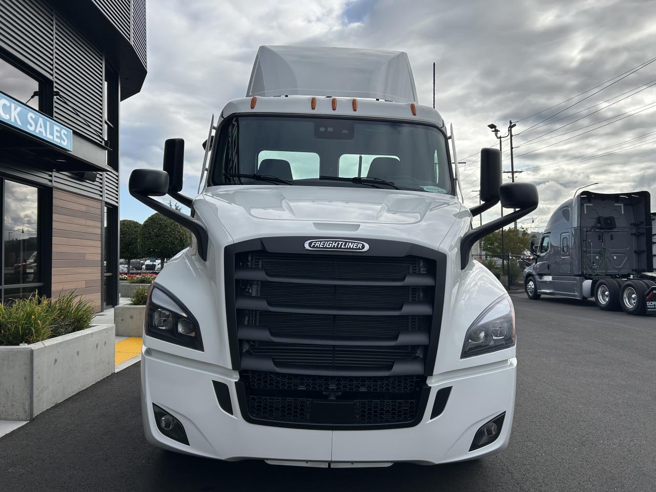 2027 Freightliner Cascadia in Pacific, WA — photo 6