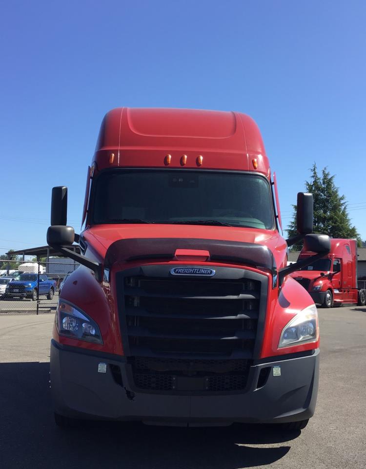 2022 Freightliner Cascadia in Pacific, WA — photo 3