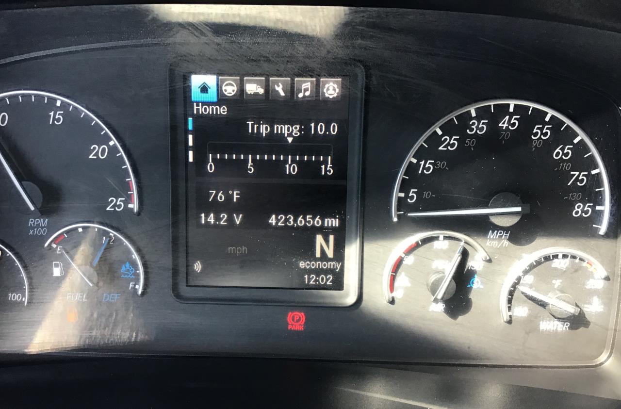 2022 Freightliner Cascadia in Pacific, WA — photo 5