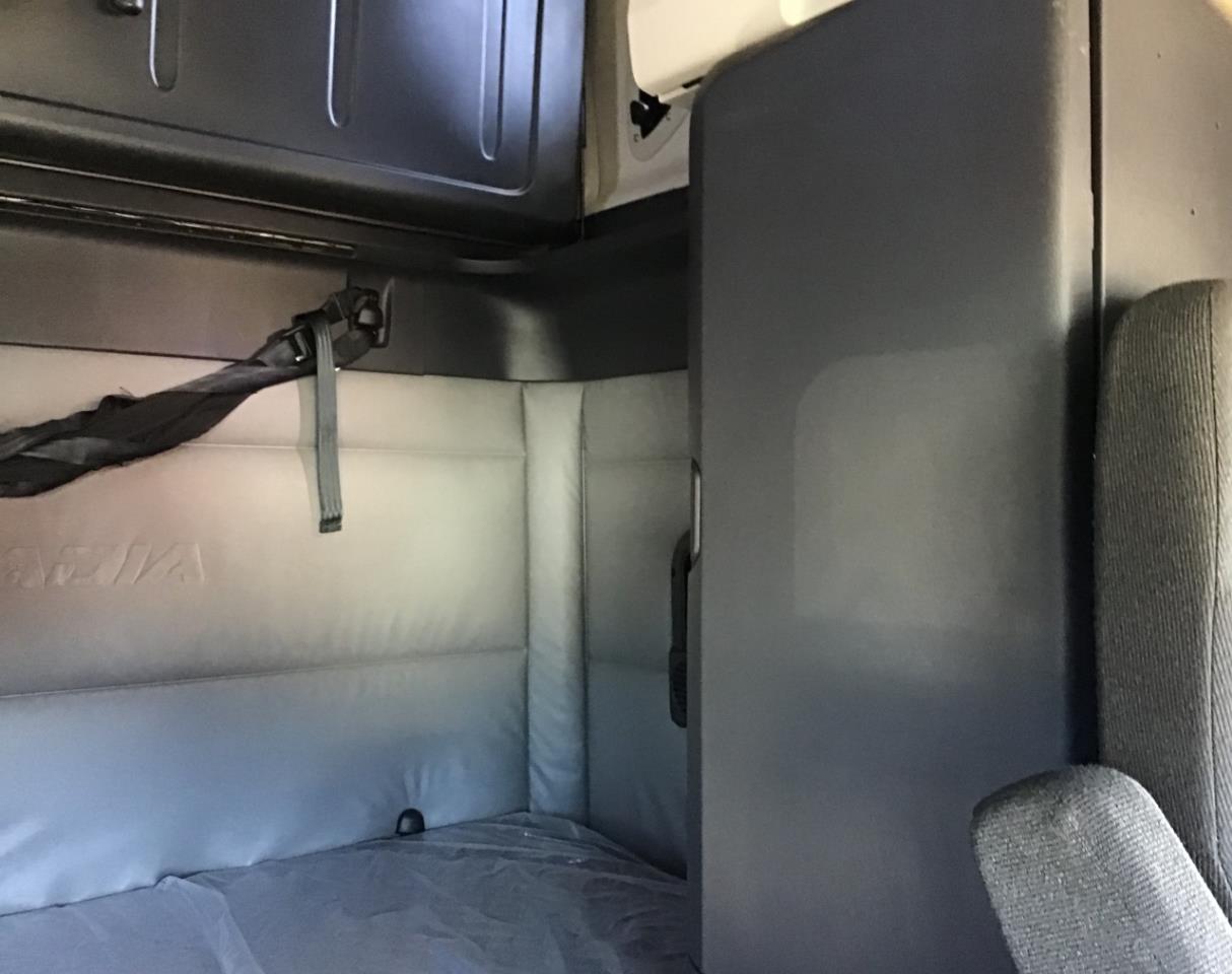 2022 Freightliner Cascadia in Pacific, WA — photo 8